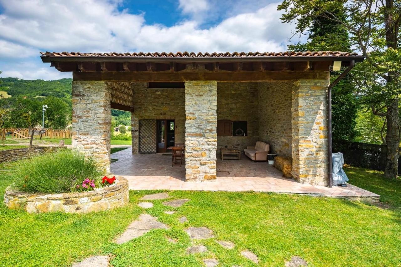 Agriturismo Il Salice Tizzano Val Parma Exteriör bild