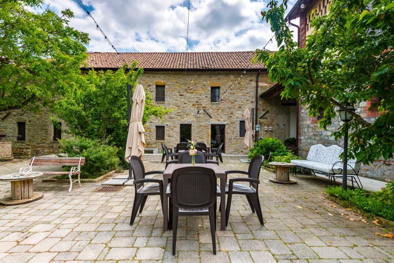 Agriturismo Il Salice Tizzano Val Parma Exteriör bild