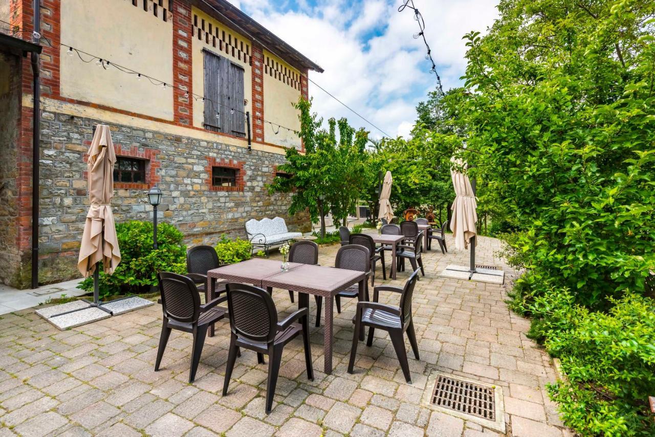 Agriturismo Il Salice Tizzano Val Parma Exteriör bild